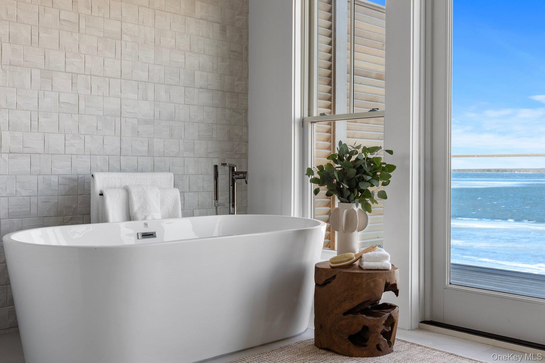 Single Family Dune Suffolk County, NY 11978, MLS-913015-27