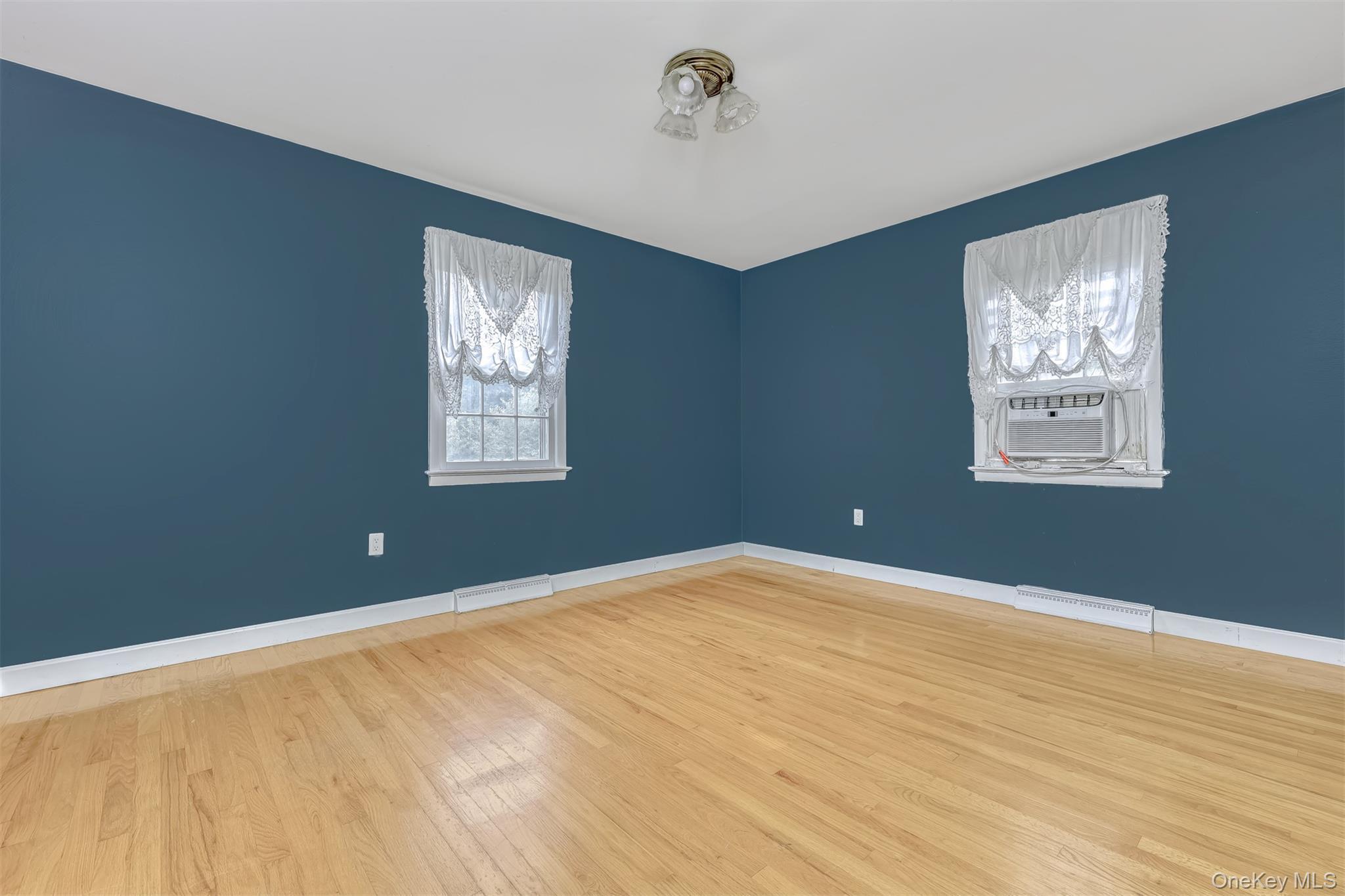 Single Family Church Rockland County, NY 10901, MLS-913029-16