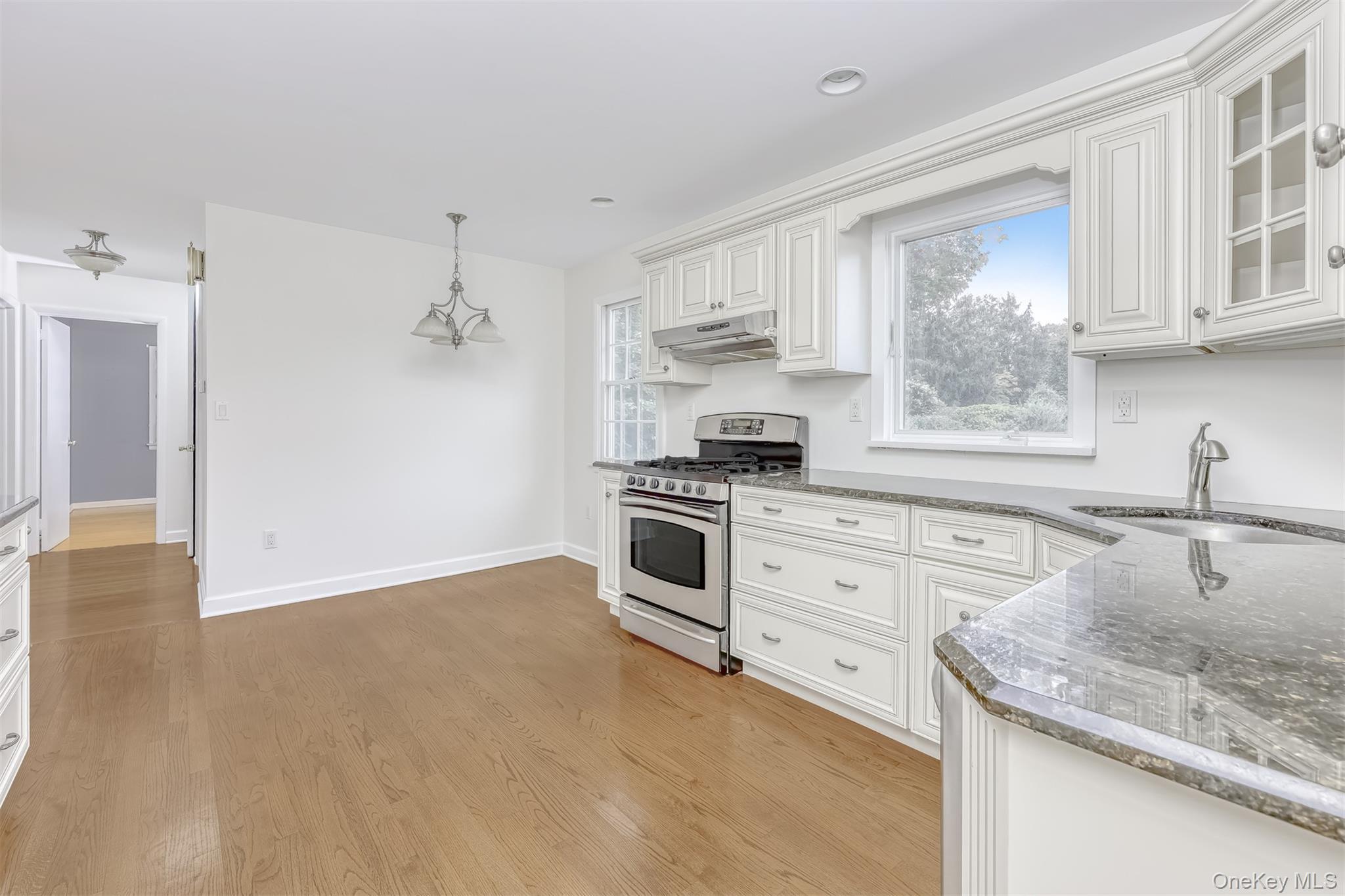 Single Family Church Rockland County, NY 10901, MLS-913029-9