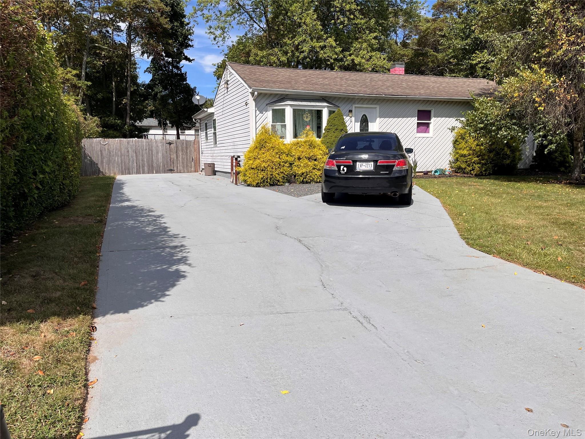 Single Family Merrill Suffolk County, NY 11717, MLS-913123-18