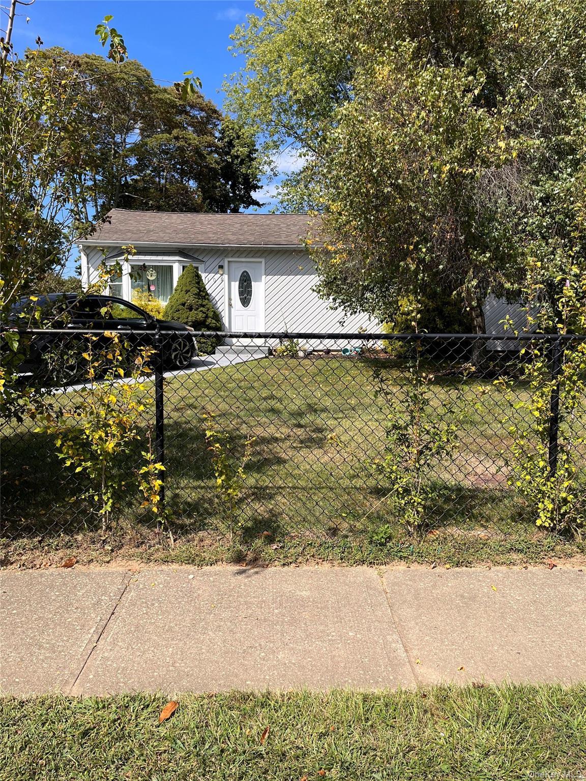 Single Family Merrill Suffolk County, NY 11717, MLS-913123-19