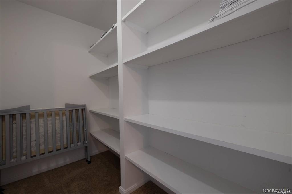 Single Family Wooded Suffolk County, NY 11946, MLS-913130-11