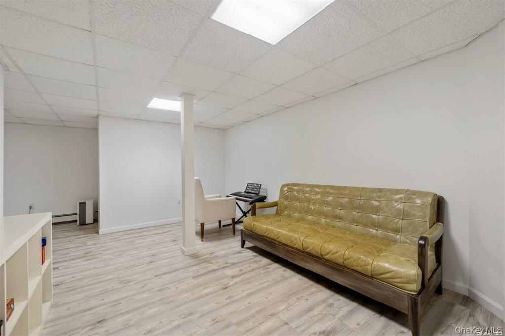 Single Family Wooded Suffolk County, NY 11946, MLS-913130-16