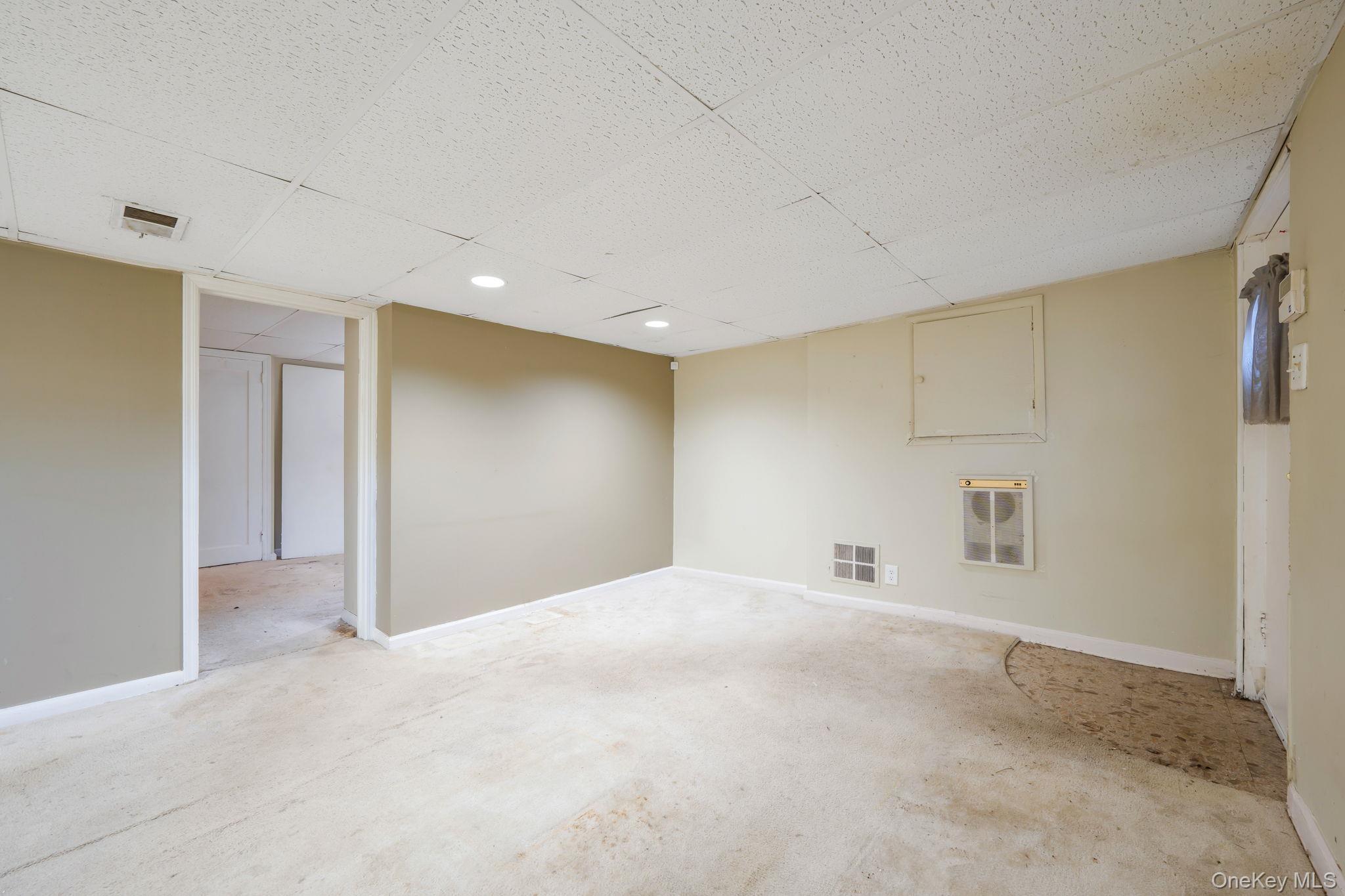 Single Family Barbara  Nassau County, NY 11554, MLS-913170-27