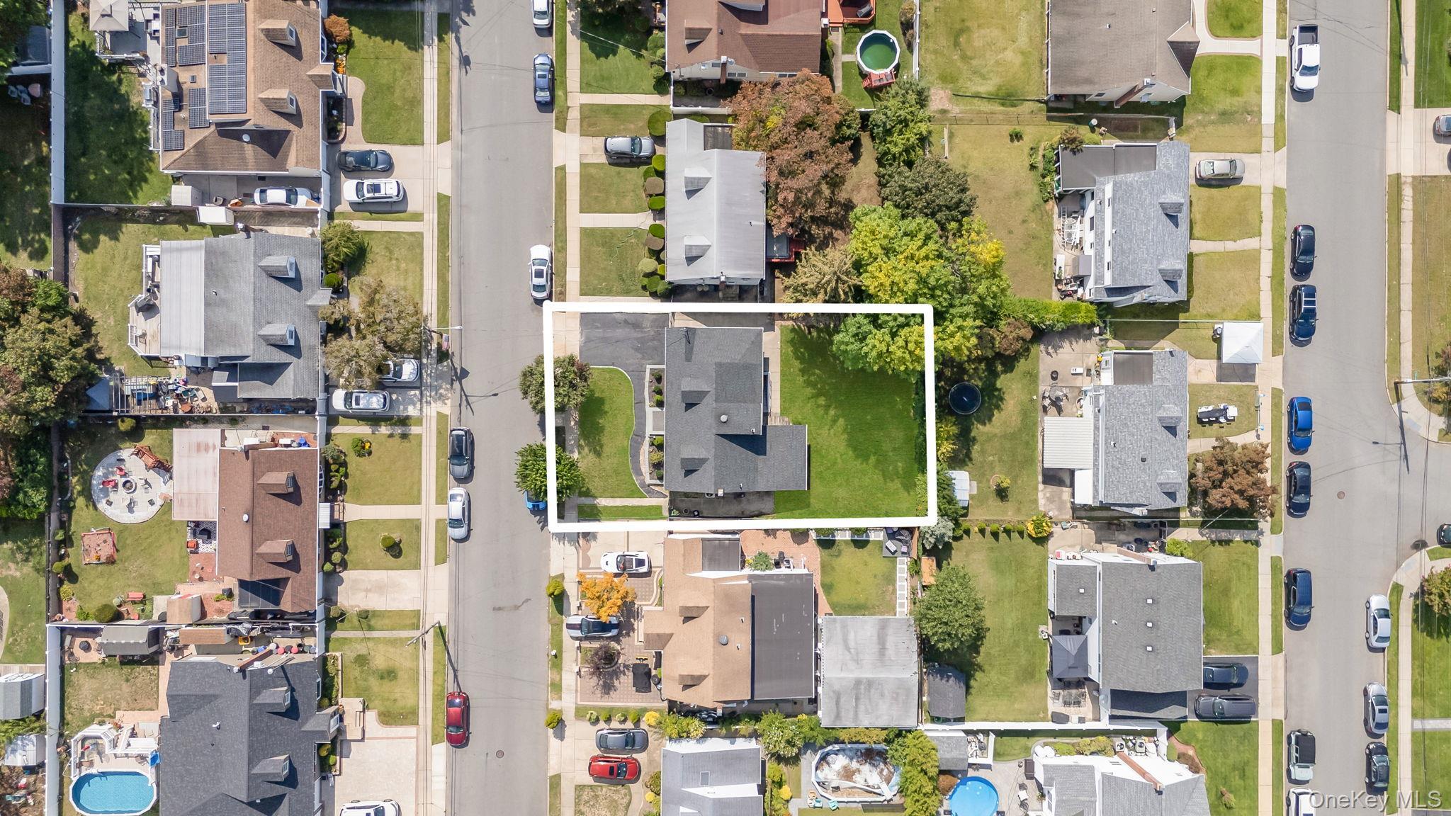 Single Family Barbara  Nassau County, NY 11554, MLS-913170-4