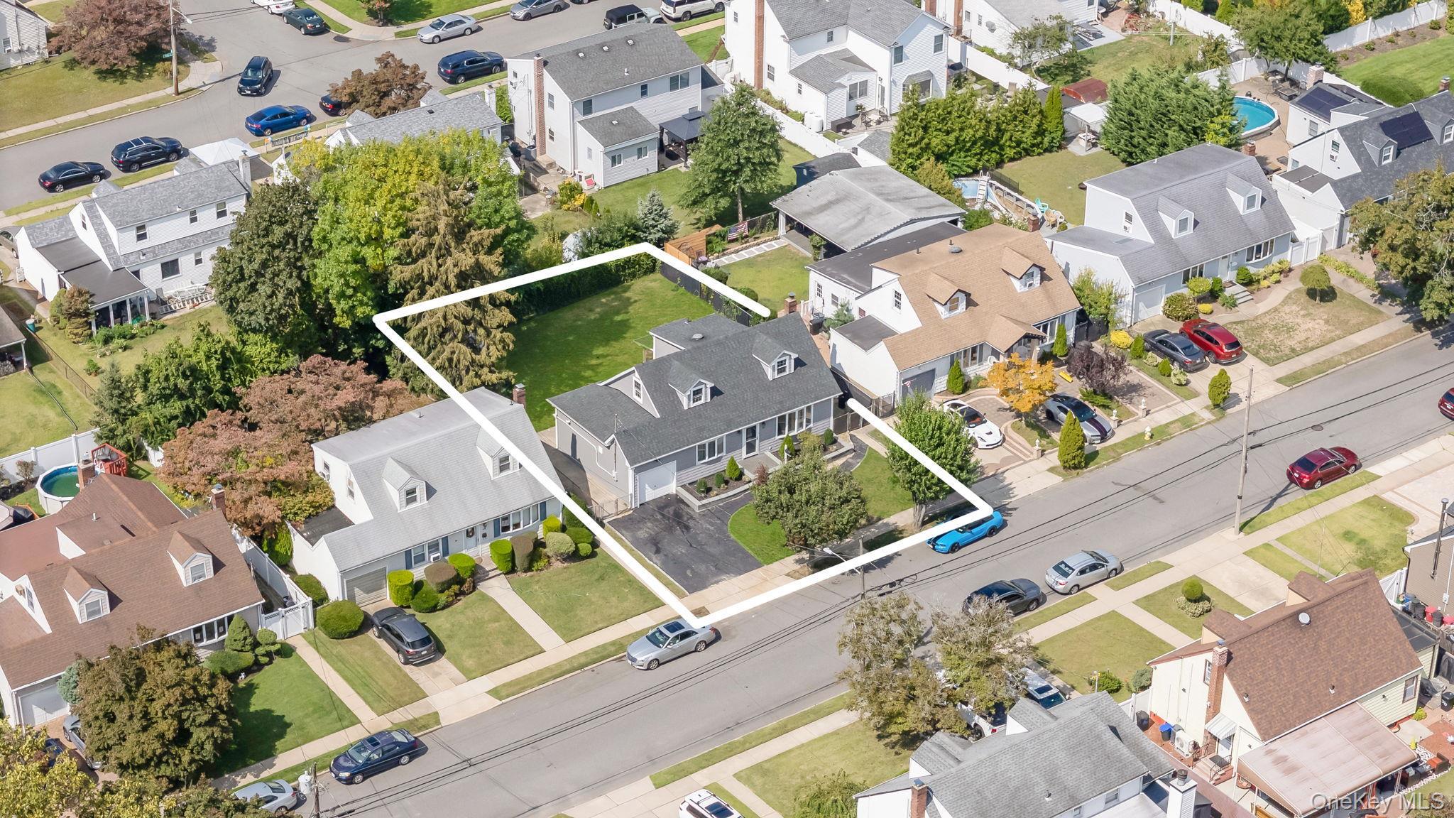 Single Family Barbara  Nassau County, NY 11554, MLS-913170-5