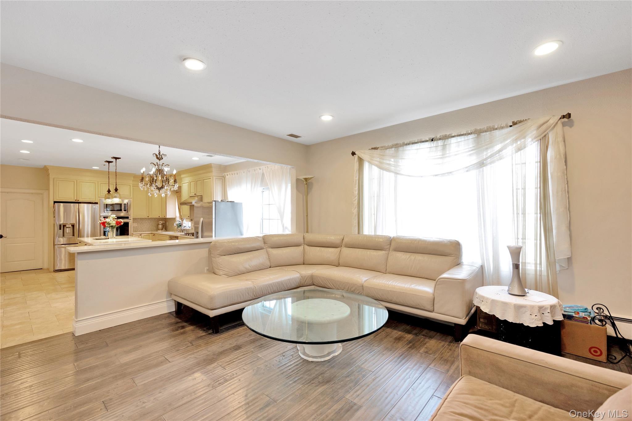 Single Family Park Nassau County, NY 11516, MLS-913173-12