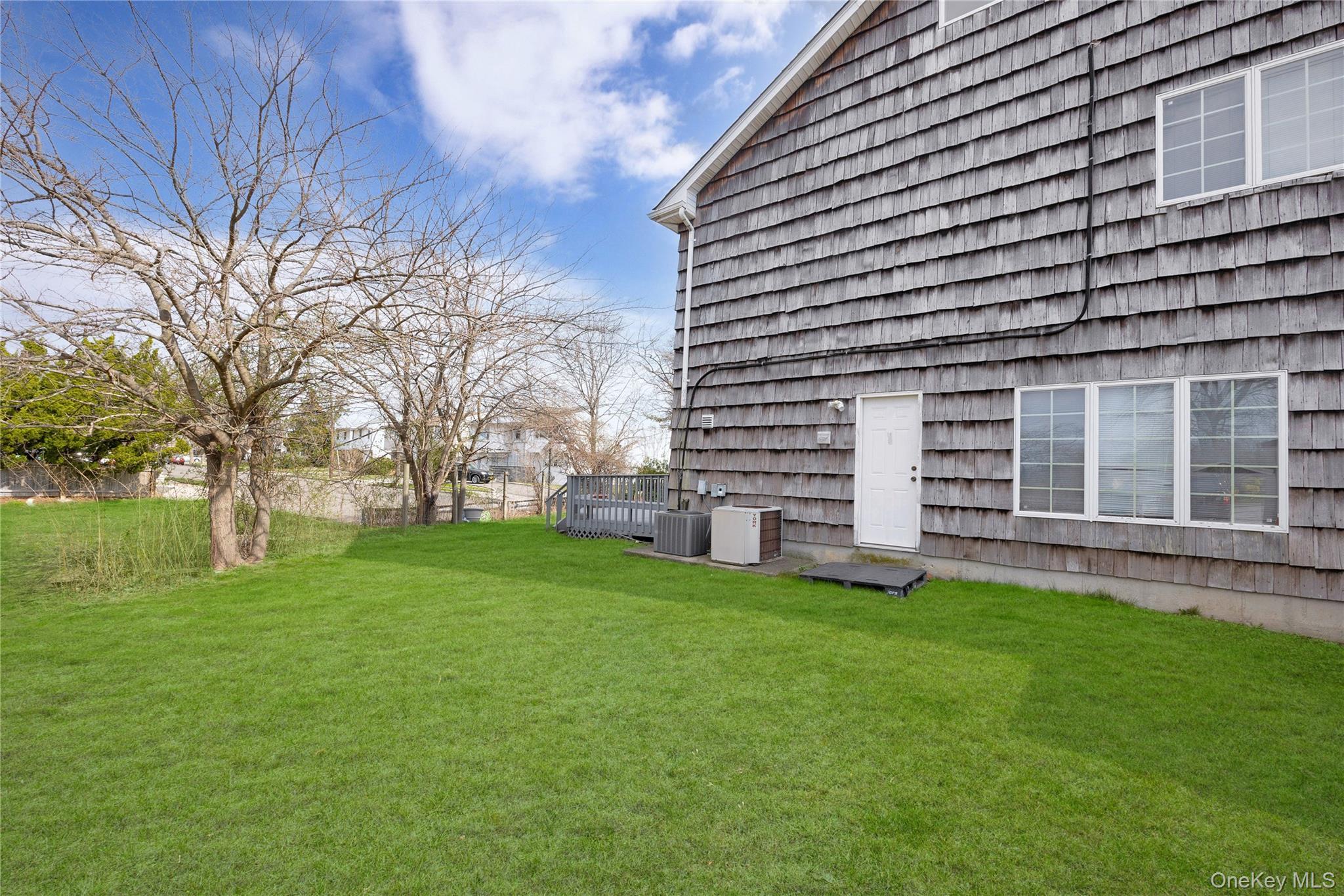 Single Family Park Nassau County, NY 11516, MLS-913173-36