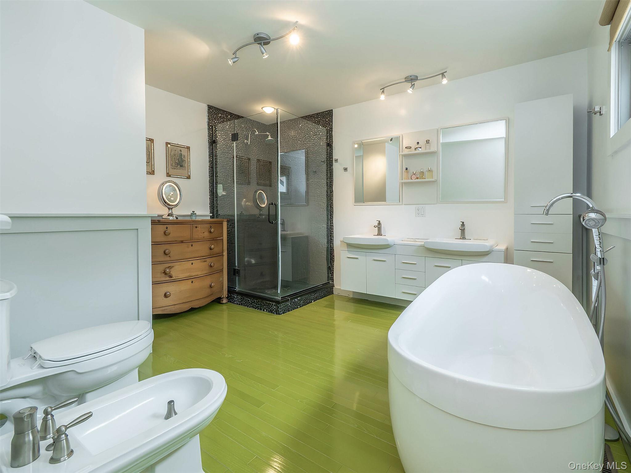 Single Family Highland Nassau County, NY 11542, MLS-913197-17