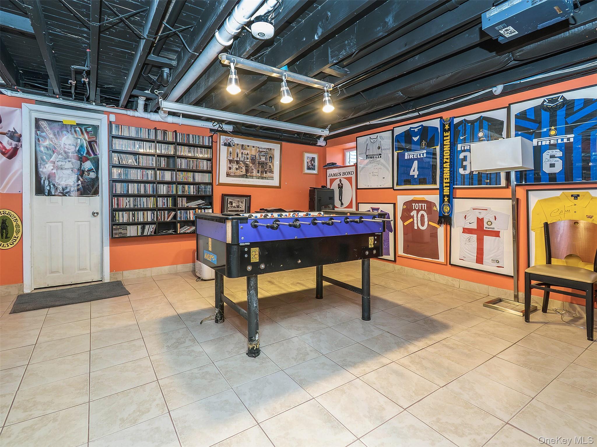 Single Family Highland Nassau County, NY 11542, MLS-913197-22