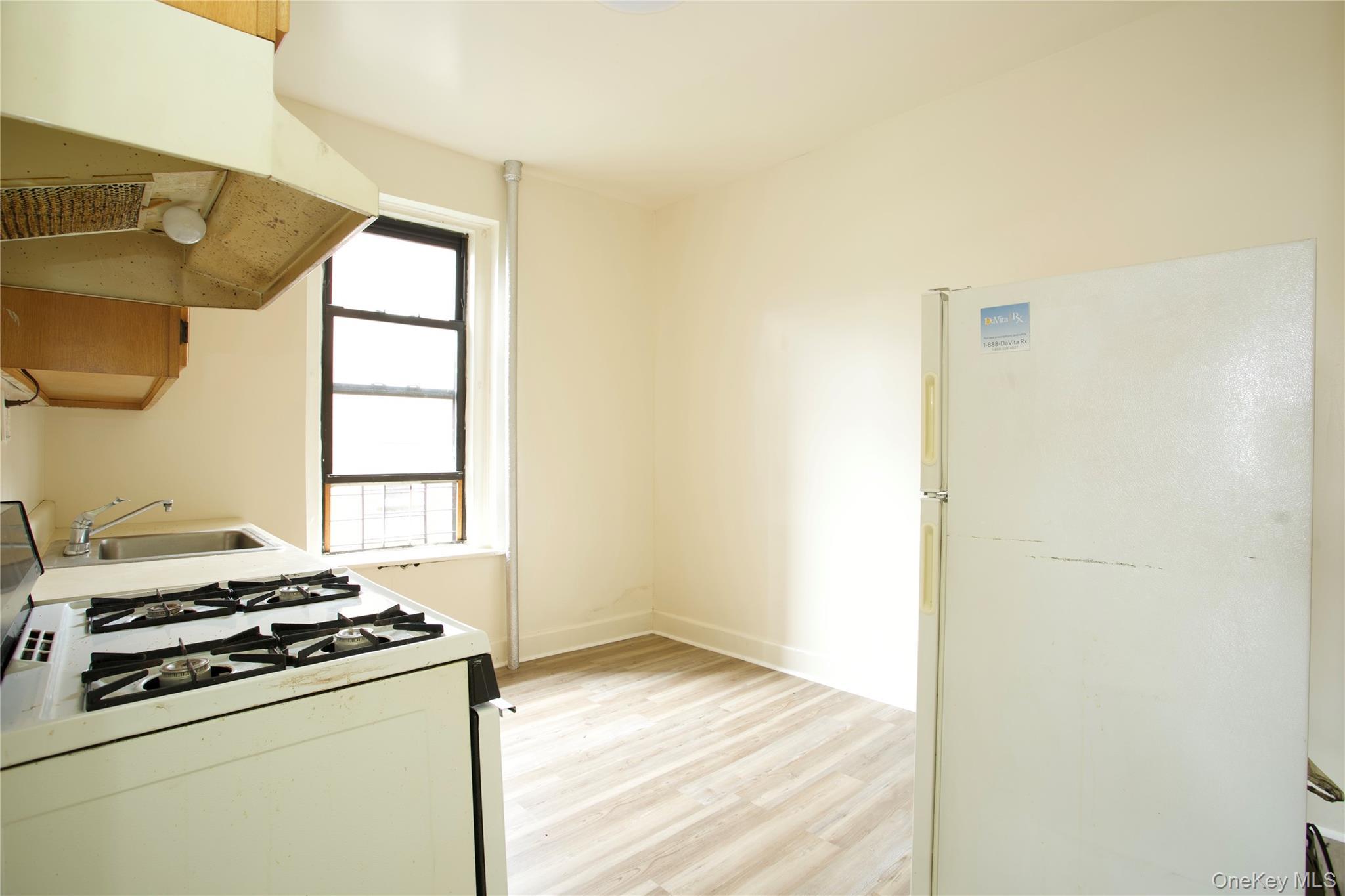 Single Family Bronxwood Bronx, NY 10469, MLS-913219-12