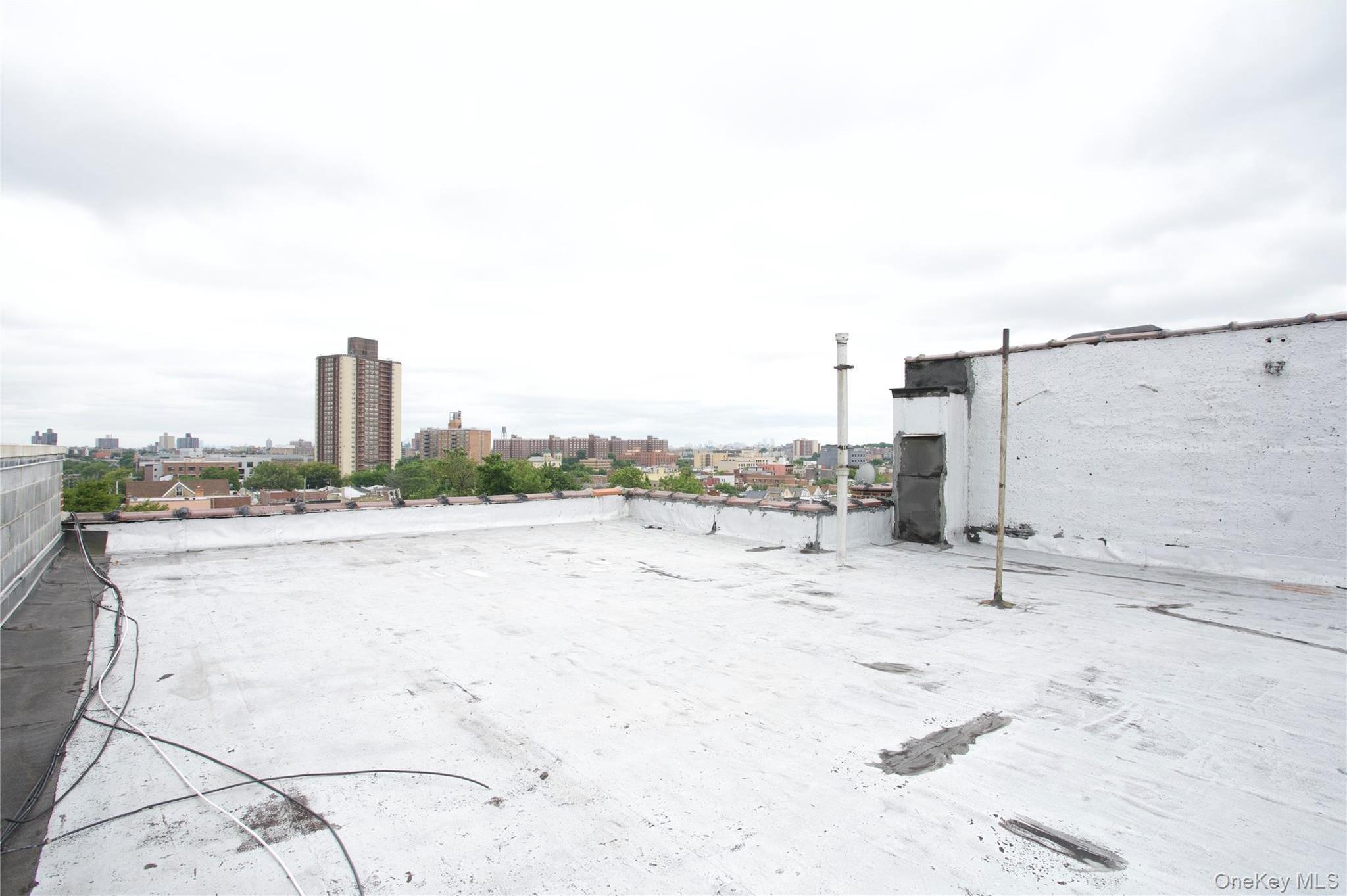 Single Family Bronxwood Bronx, NY 10469, MLS-913219-16