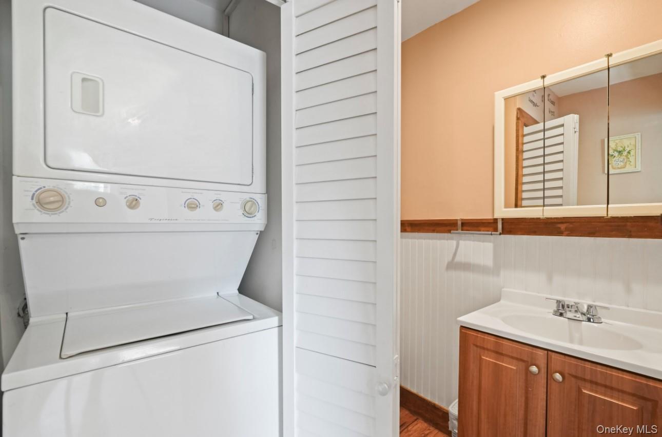 Single Family Edgar Place  Westchester County, NY 10573, MLS-913226-16