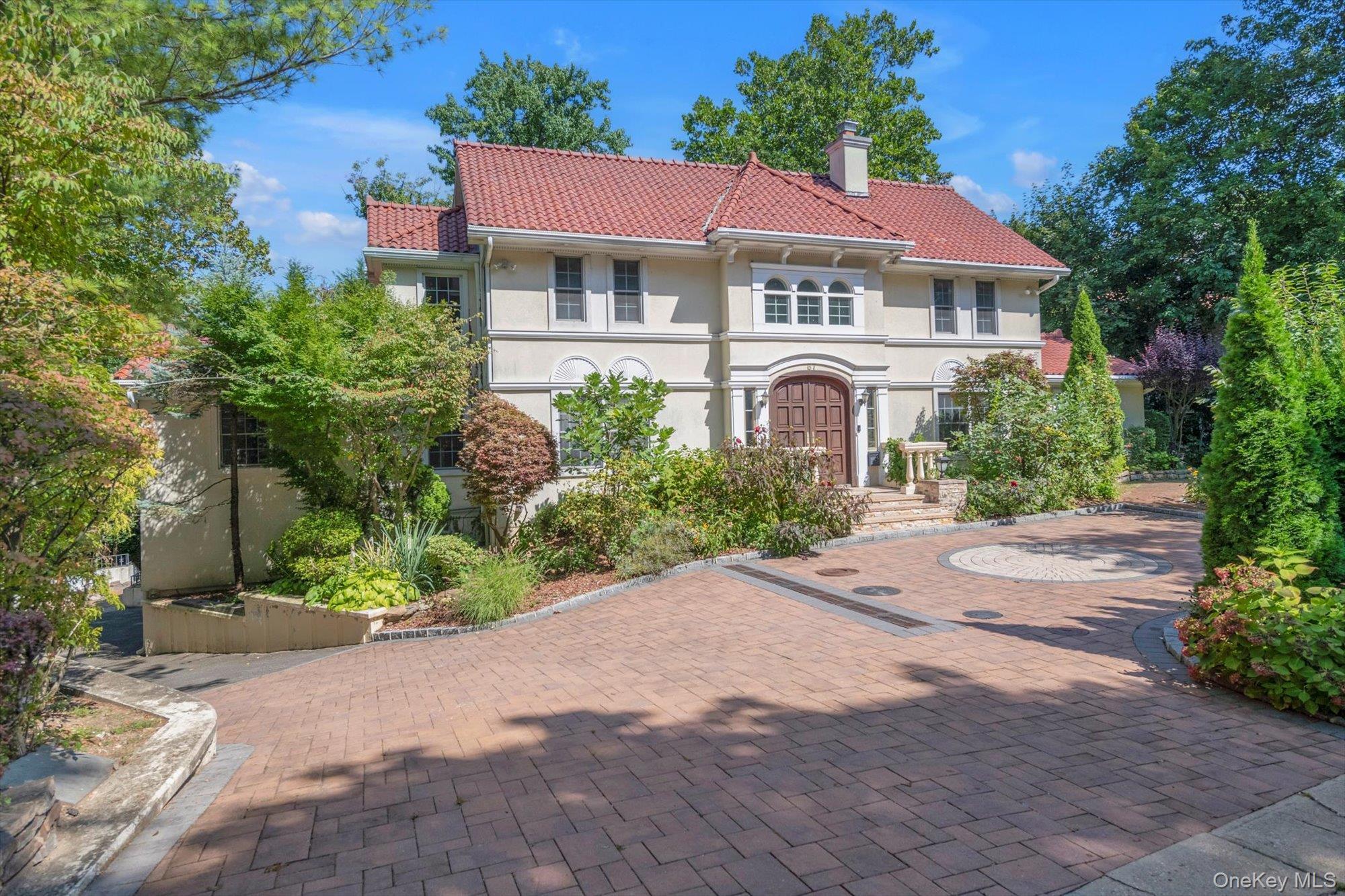 Single Family Arleigh Nassau County, NY 11021, MLS-913298-2