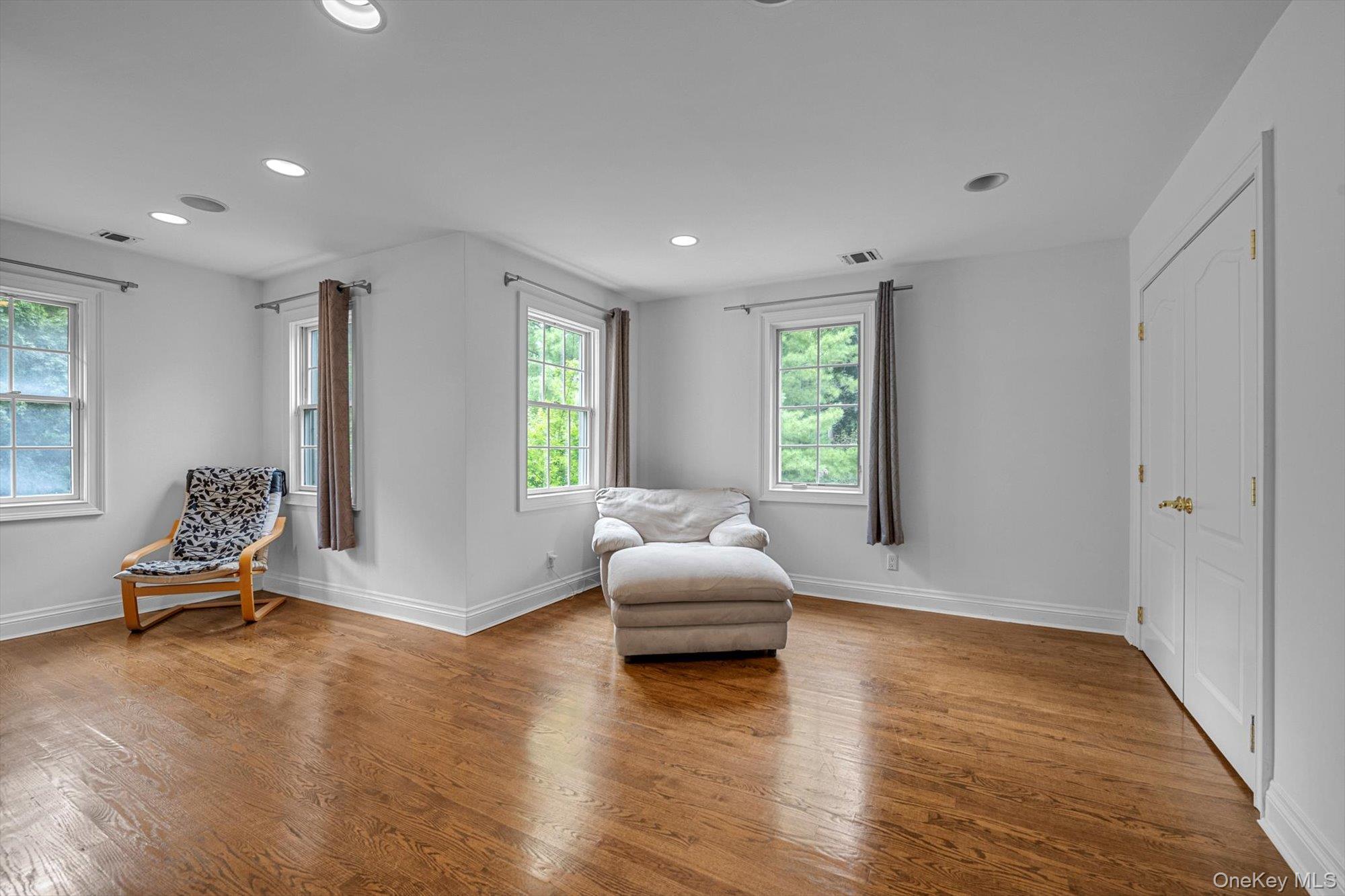 Single Family Arleigh Nassau County, NY 11021, MLS-913298-23