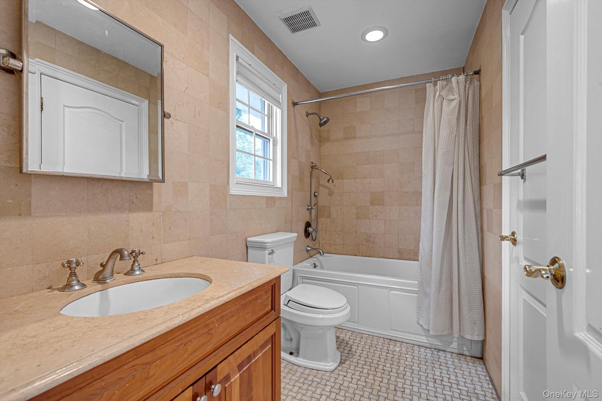 Single Family Arleigh Nassau County, NY 11021, MLS-913298-29