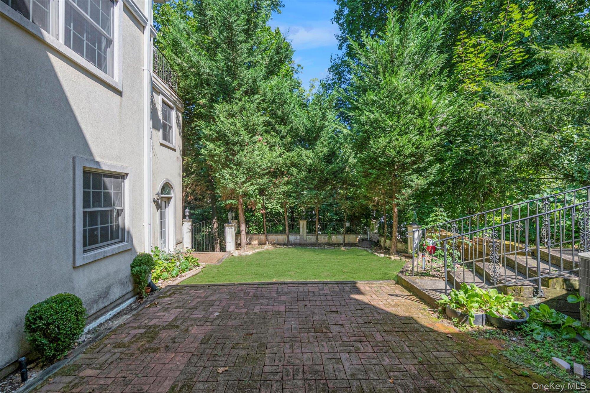 Single Family Arleigh Nassau County, NY 11021, MLS-913298-35