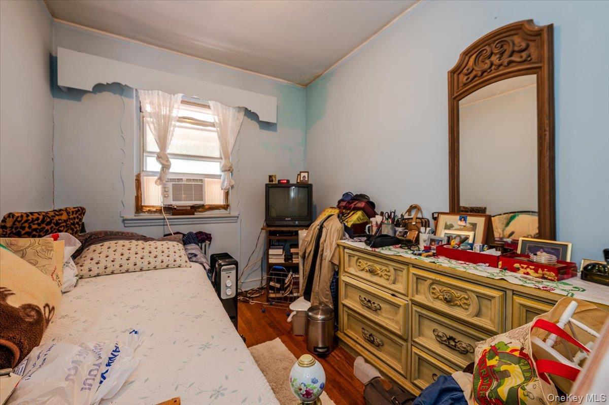 Single Family Grenada Bronx, NY 10466, MLS-913325-12