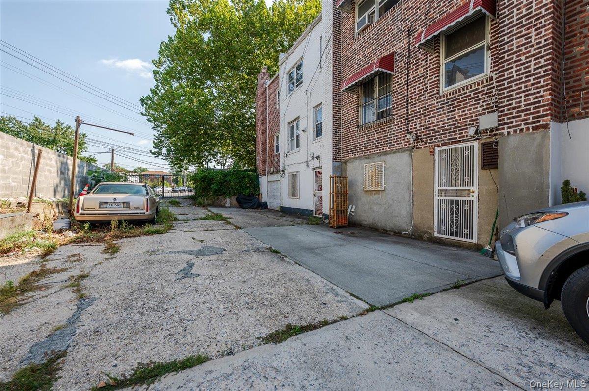 Single Family Grenada Bronx, NY 10466, MLS-913325-20