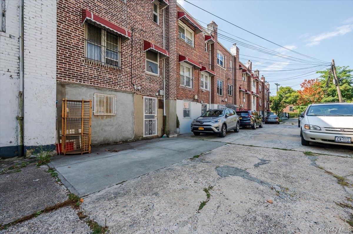 Single Family Grenada Bronx, NY 10466, MLS-913325-21