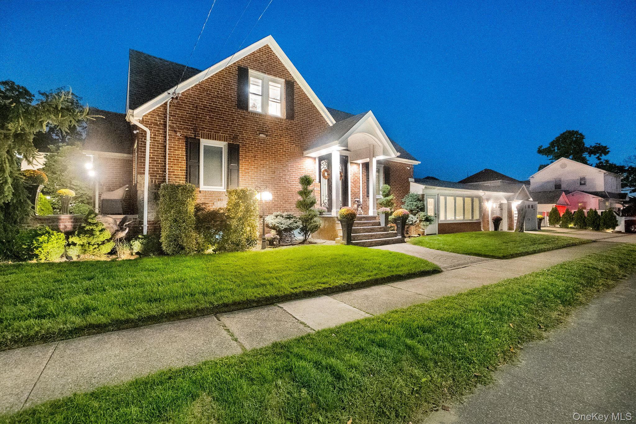 Single Family Hoffman  Nassau County, NY 11580, MLS-913329-2