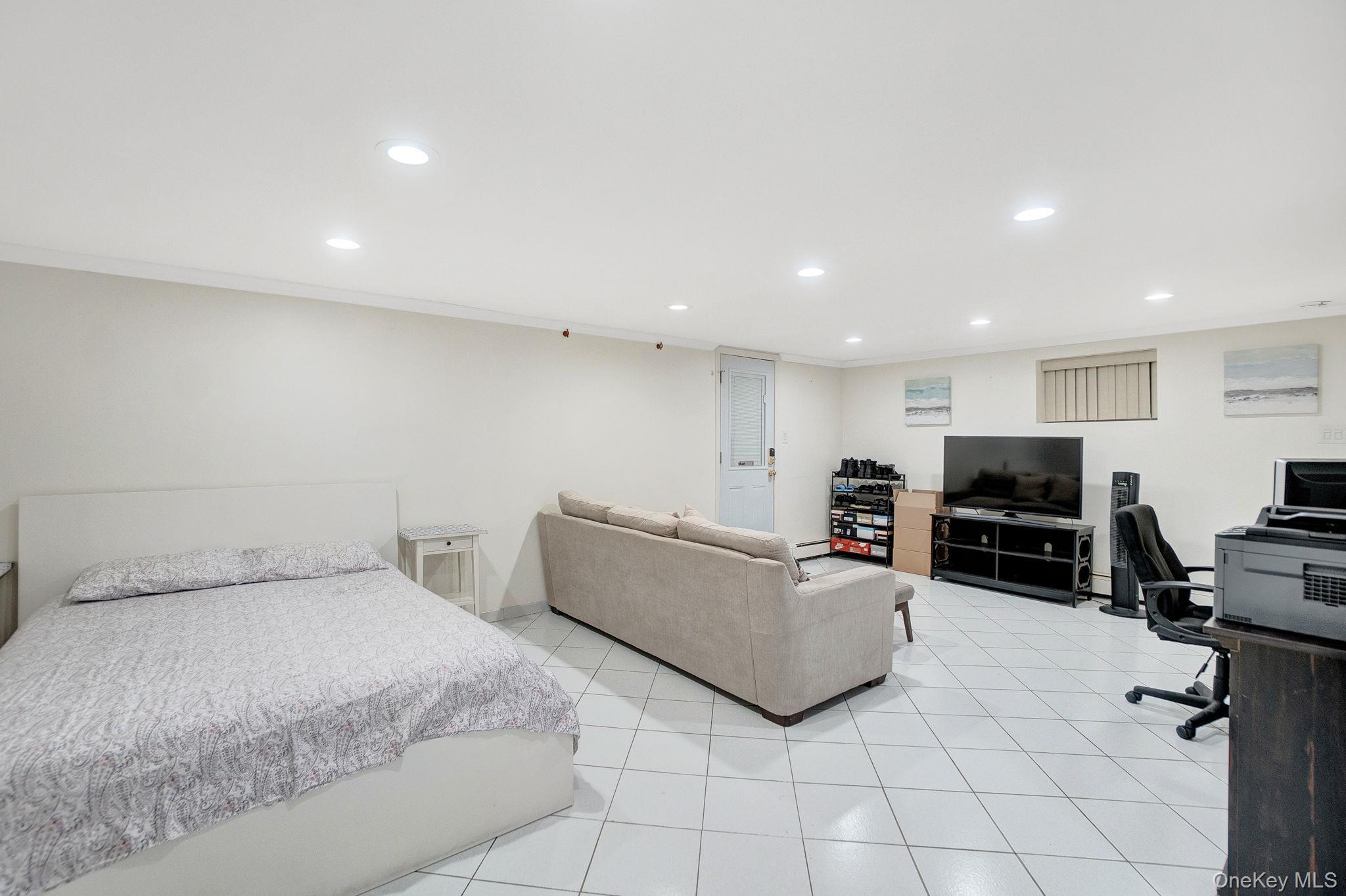 Single Family Hoffman  Nassau County, NY 11580, MLS-913329-29