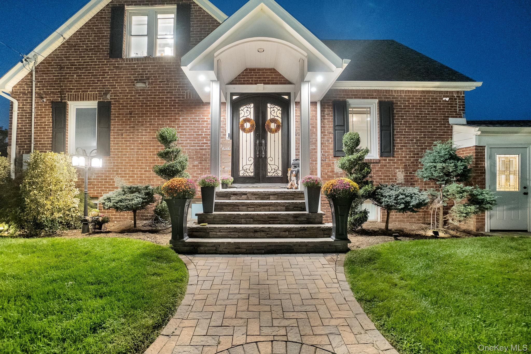 Single Family Hoffman  Nassau County, NY 11580, MLS-913329-3