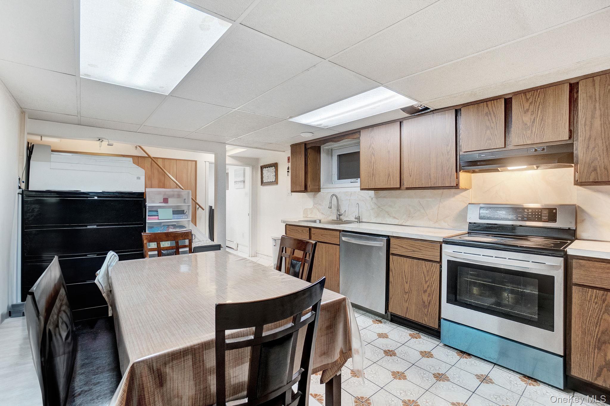 Single Family Hoffman  Nassau County, NY 11580, MLS-913329-31