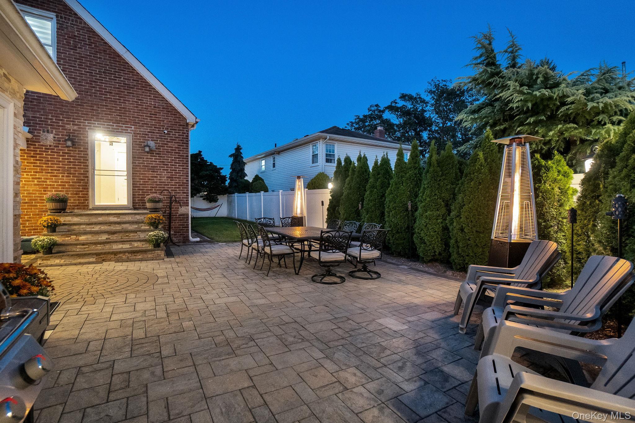 Single Family Hoffman  Nassau County, NY 11580, MLS-913329-37