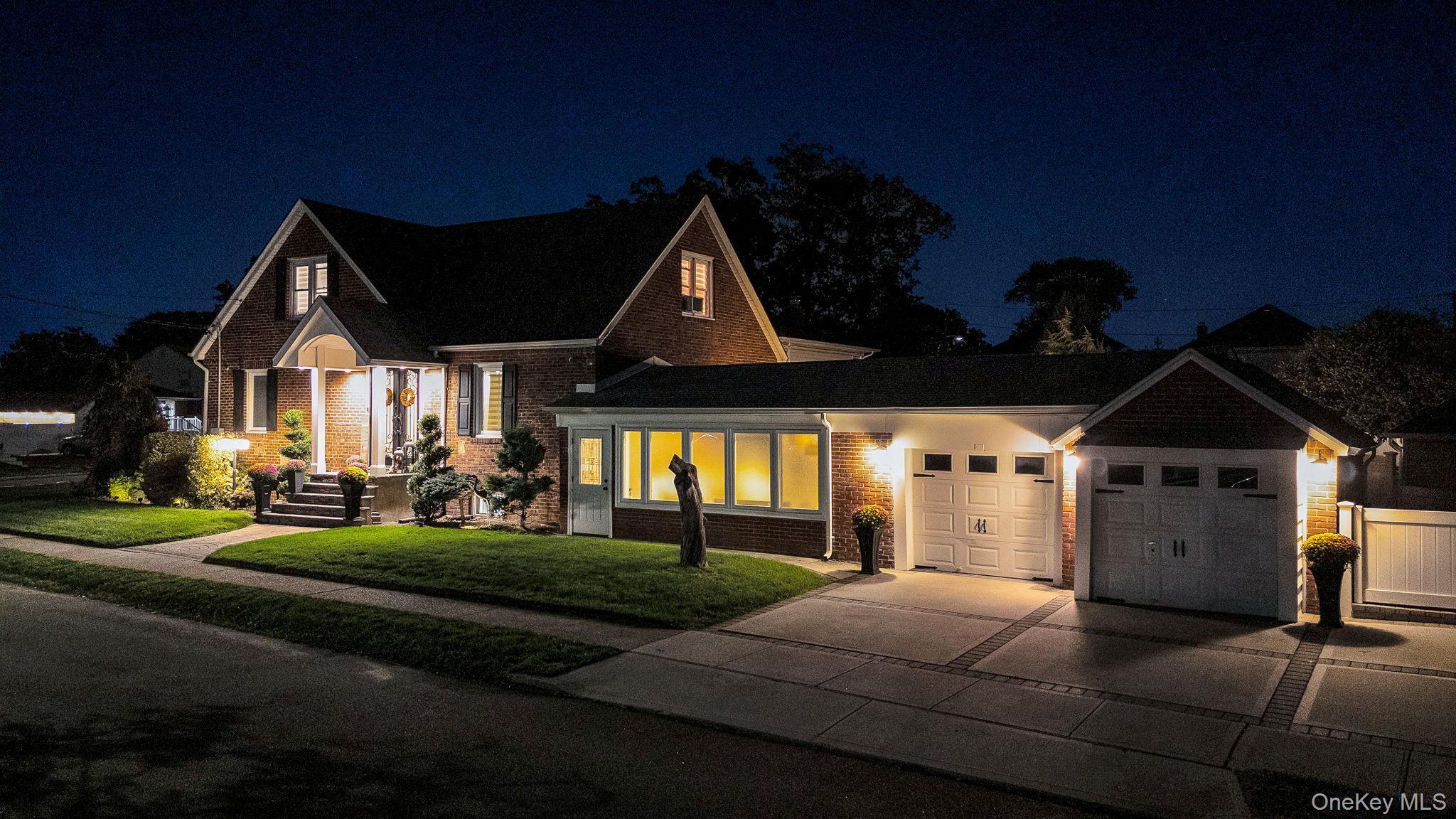 Single Family Hoffman  Nassau County, NY 11580, MLS-913329-46