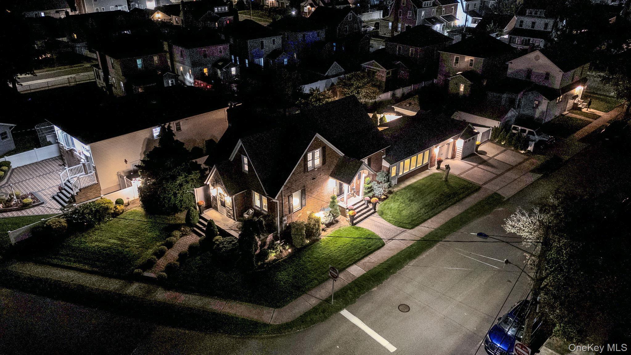 Single Family Hoffman  Nassau County, NY 11580, MLS-913329-47