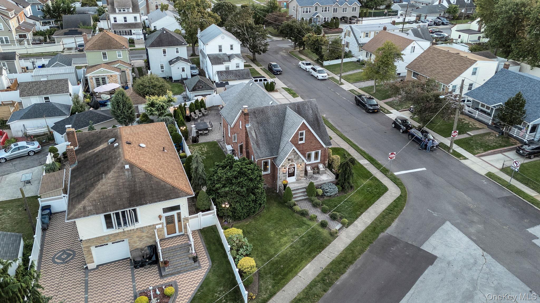 Single Family Hoffman  Nassau County, NY 11580, MLS-913329-48