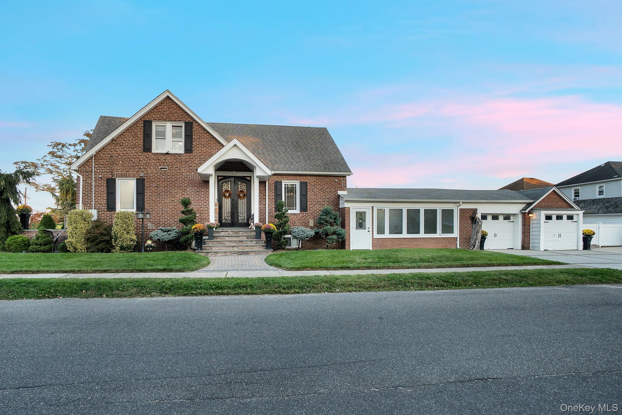 Single Family Hoffman  Nassau County, NY 11580, MLS-913329-5