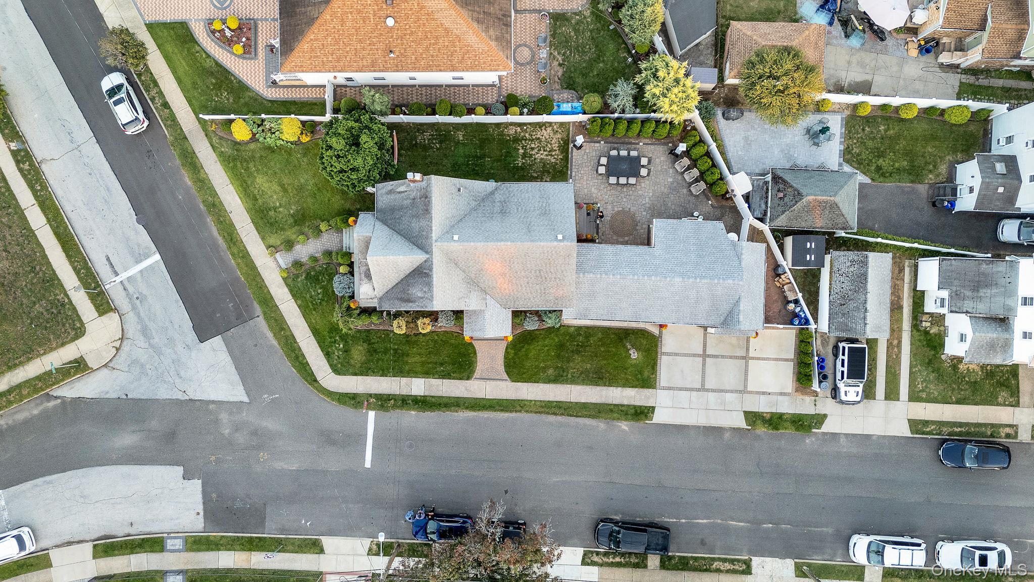 Single Family Hoffman  Nassau County, NY 11580, MLS-913329-50