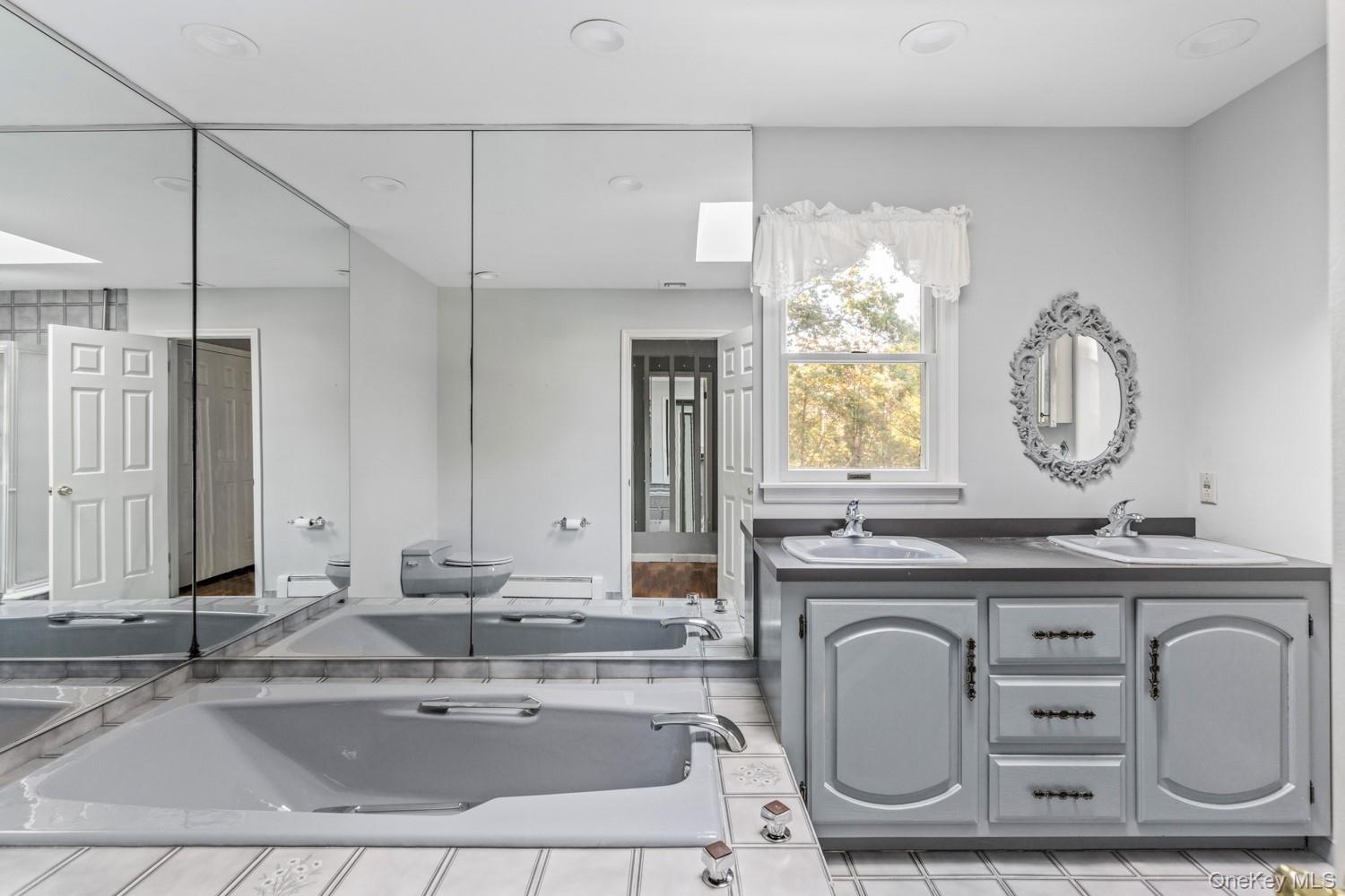 Single Family North Nassau County, NY 11030, MLS-913339-12