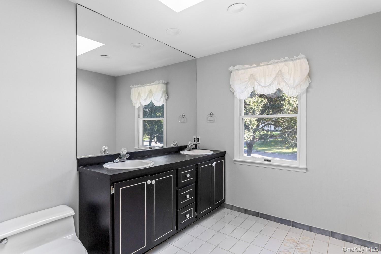 Single Family North Nassau County, NY 11030, MLS-913339-14