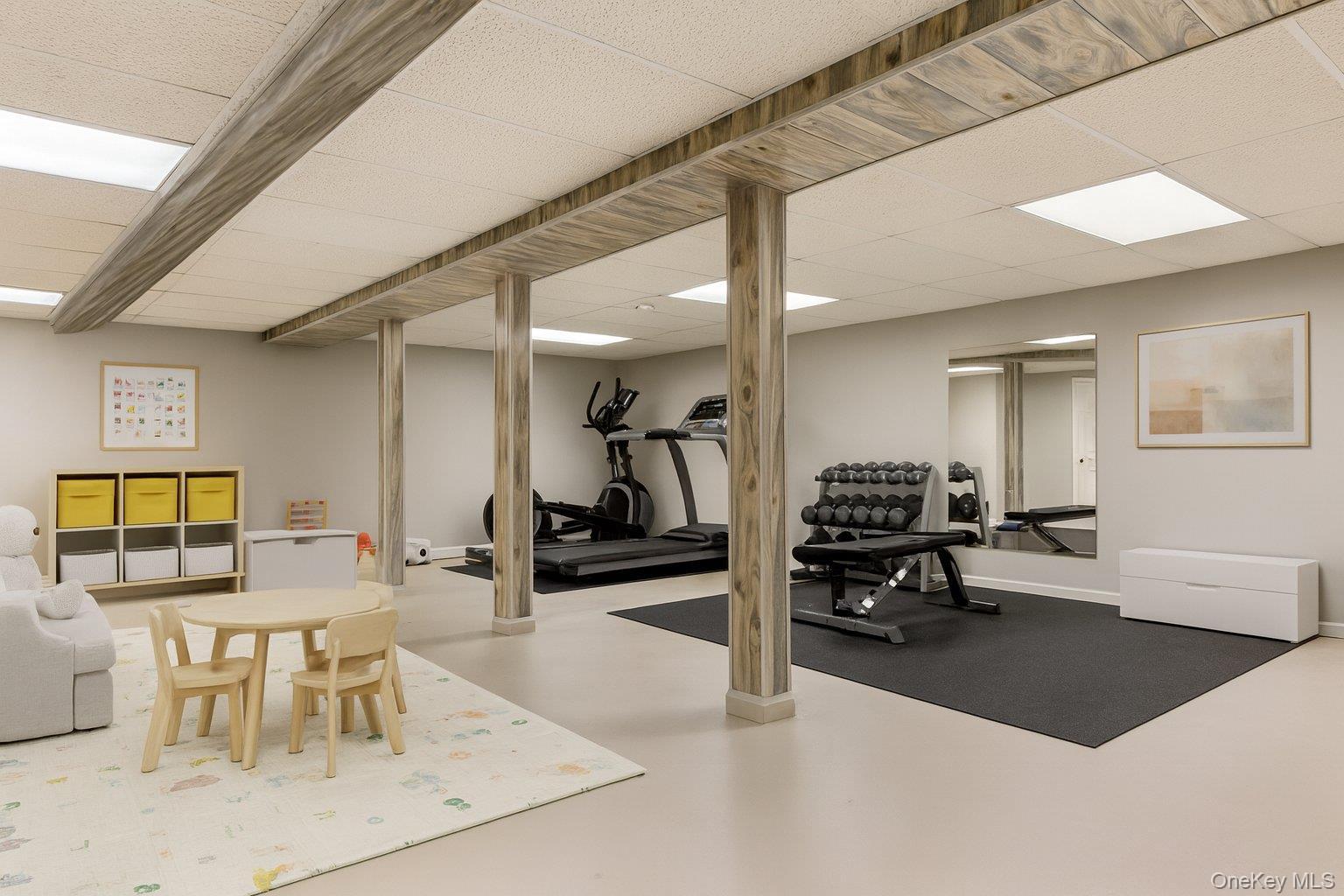 Single Family North Nassau County, NY 11030, MLS-913339-16