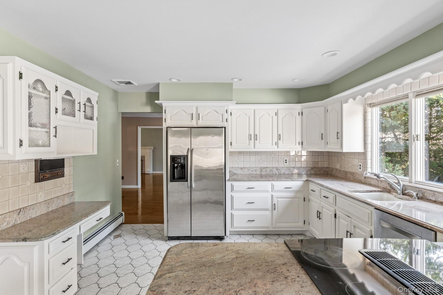 Single Family North Nassau County, NY 11030, MLS-913339-6