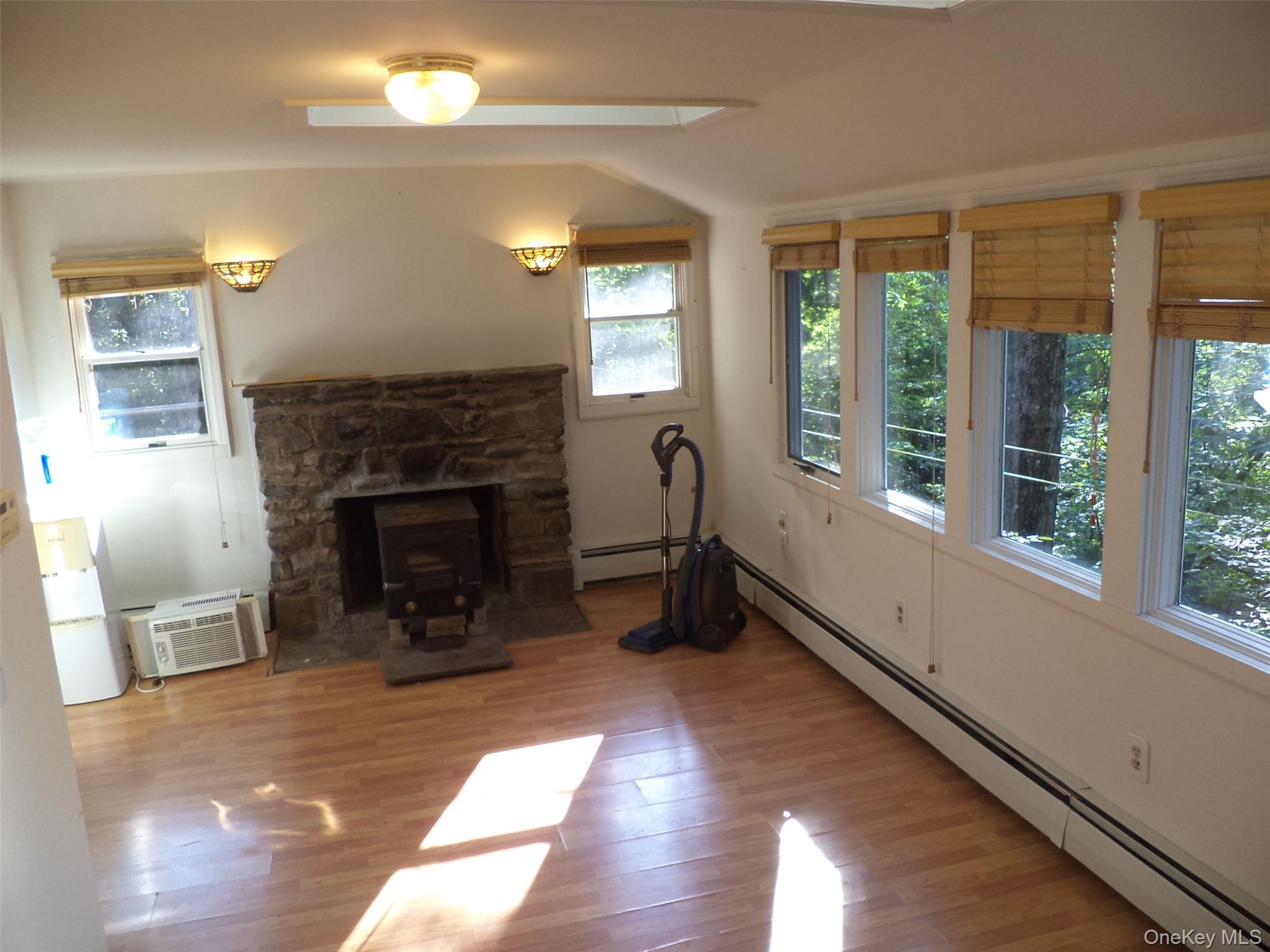 Single Family Oakwood  Orange County, NY 10950, MLS-913341-5