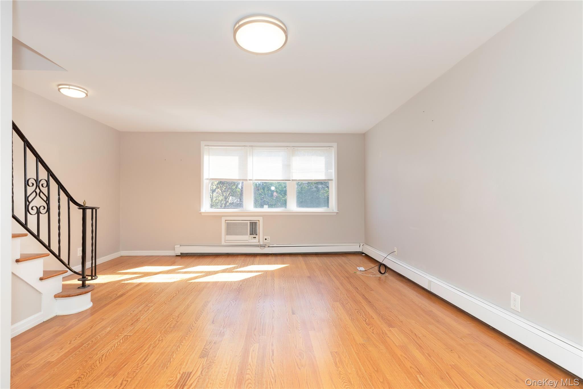 Single Family Ditmars Bronx, NY 10464, MLS-913352-13
