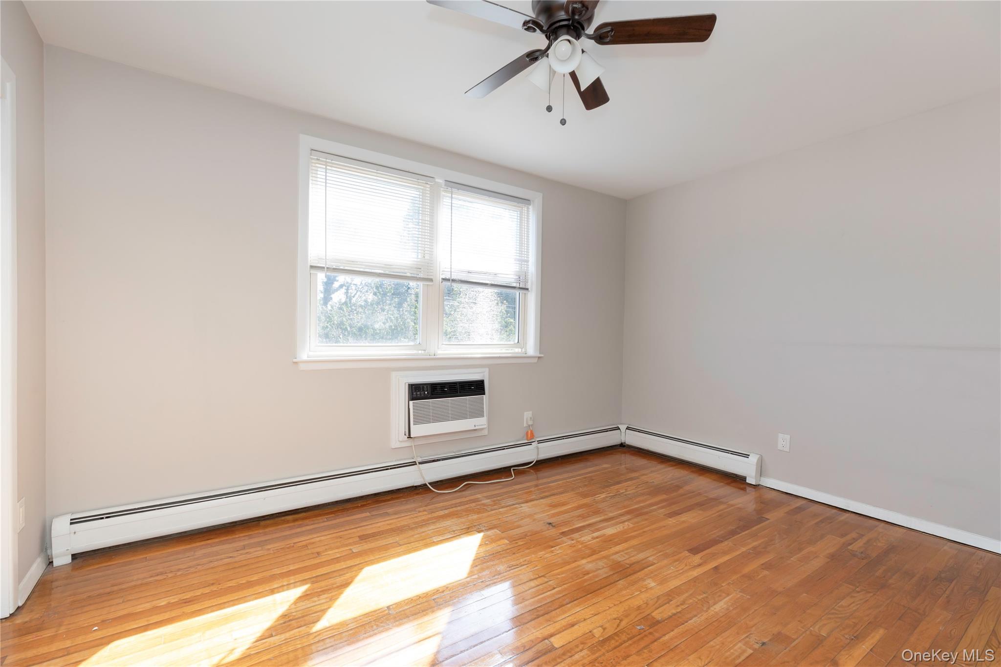 Single Family Ditmars Bronx, NY 10464, MLS-913352-18