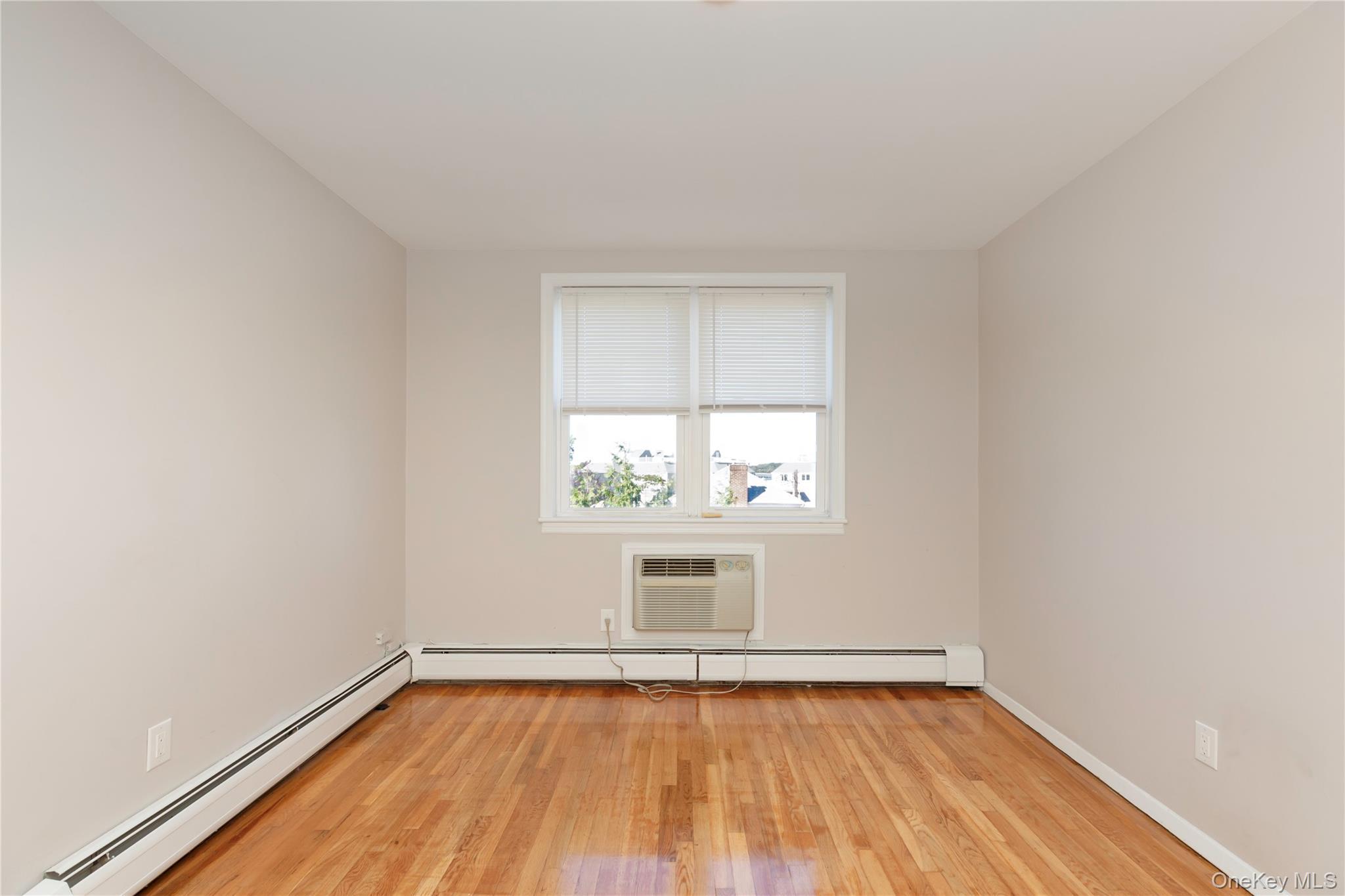 Single Family Ditmars Bronx, NY 10464, MLS-913352-19