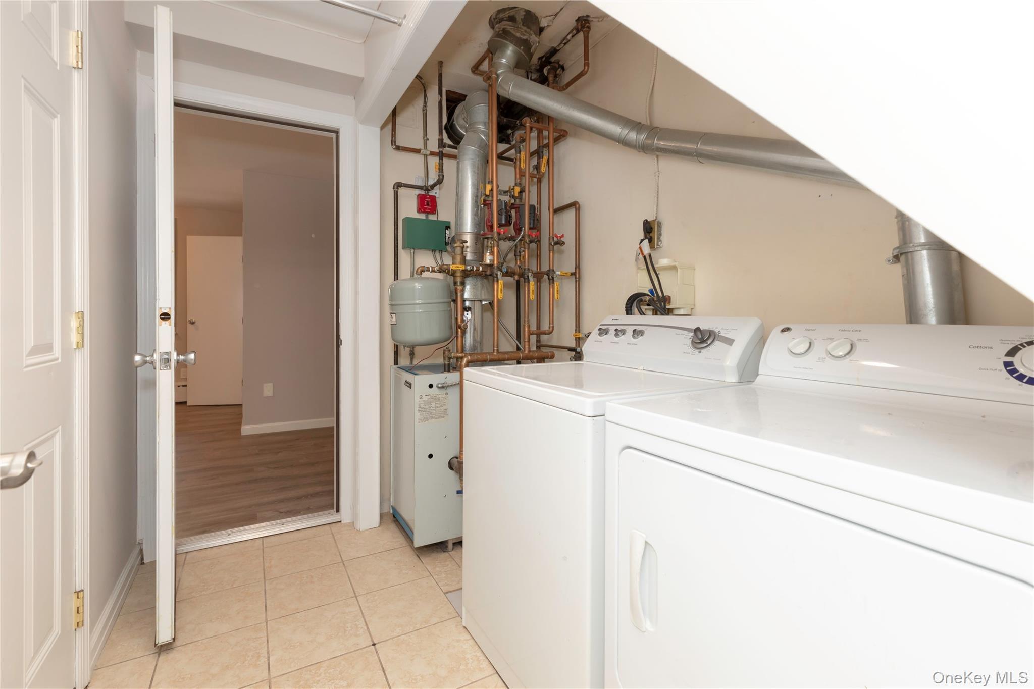 Single Family Ditmars Bronx, NY 10464, MLS-913352-6