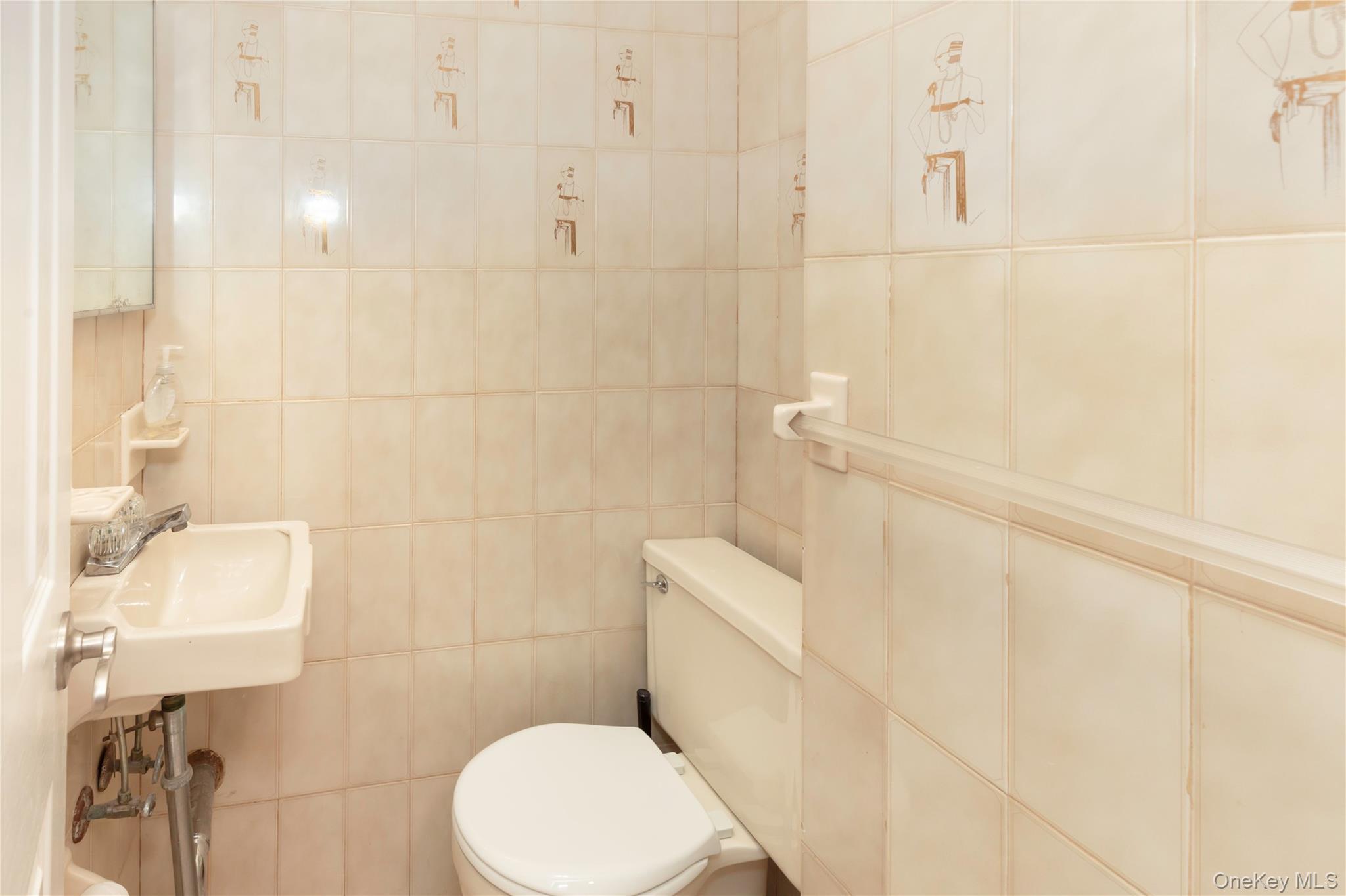 Single Family Ditmars Bronx, NY 10464, MLS-913352-7