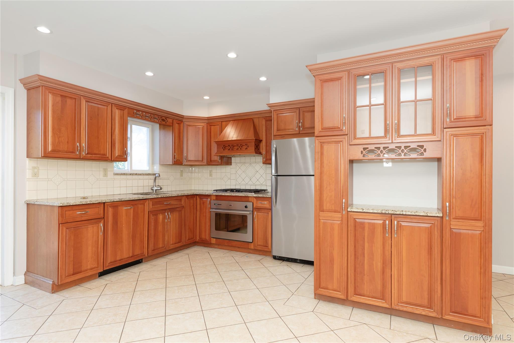 Single Family Ditmars Bronx, NY 10464, MLS-913352-8
