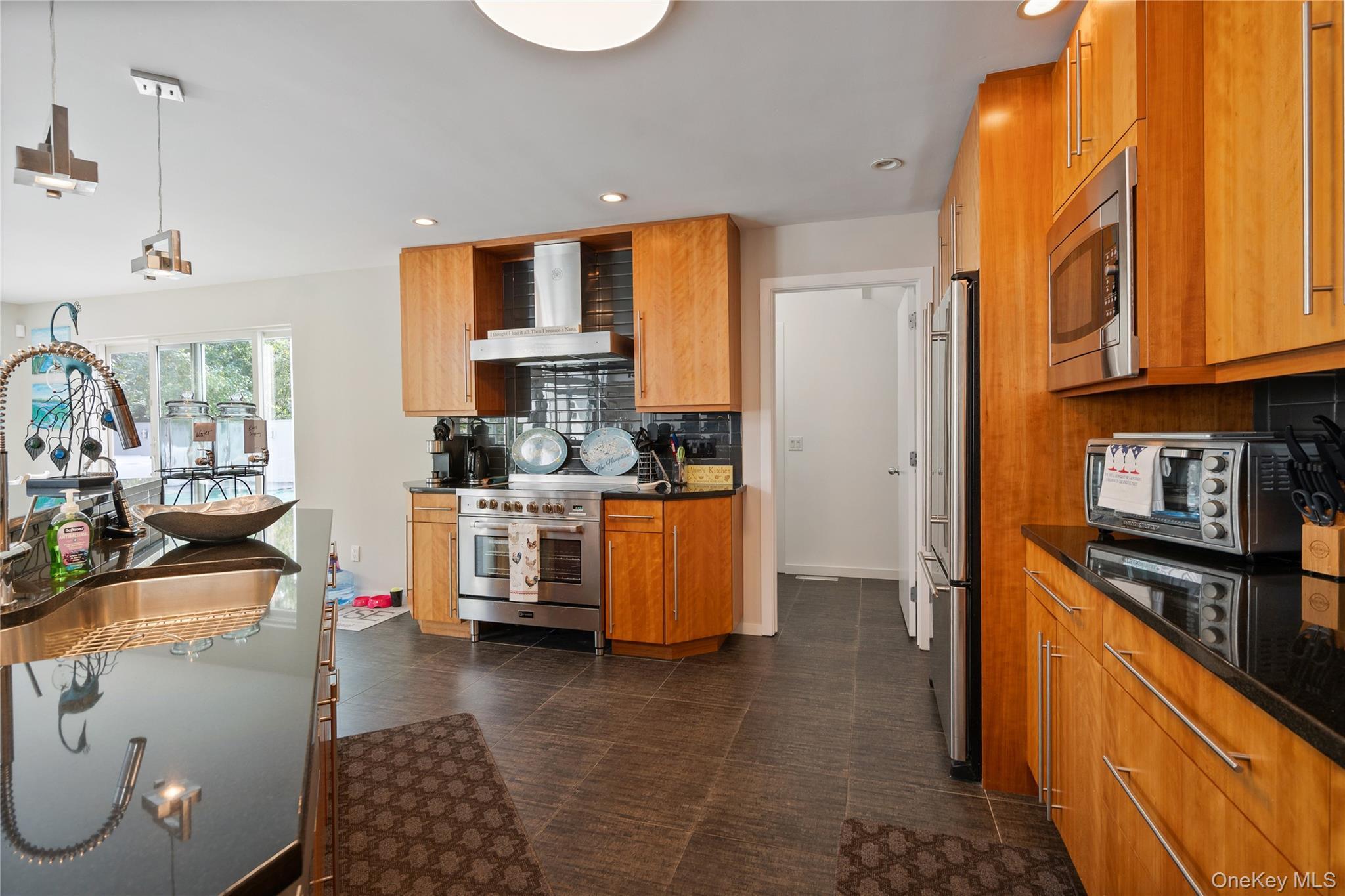 Single Family Peacock Suffolk County, NY 11942, MLS-913359-10