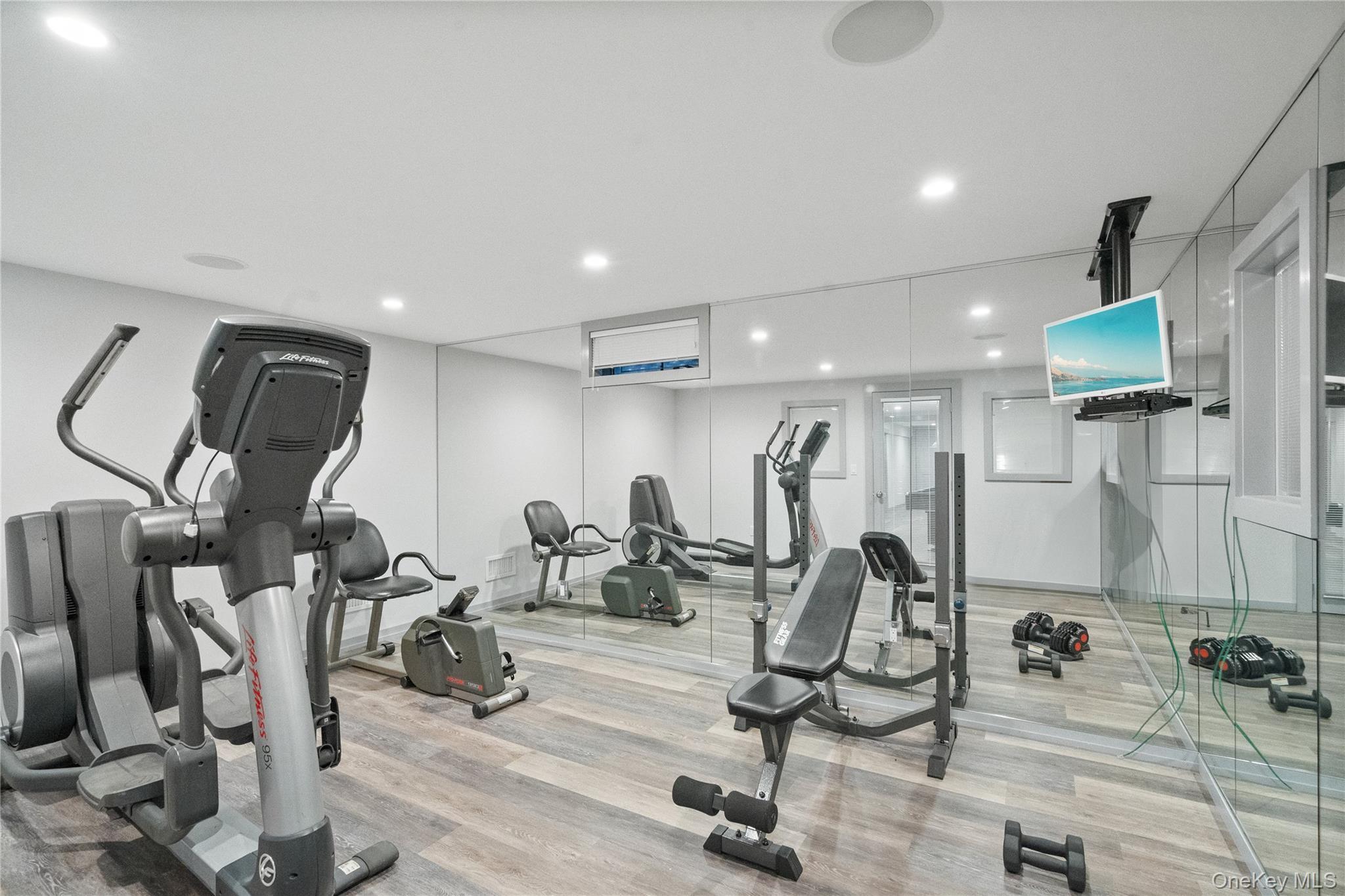 Single Family Peacock Suffolk County, NY 11942, MLS-913359-26