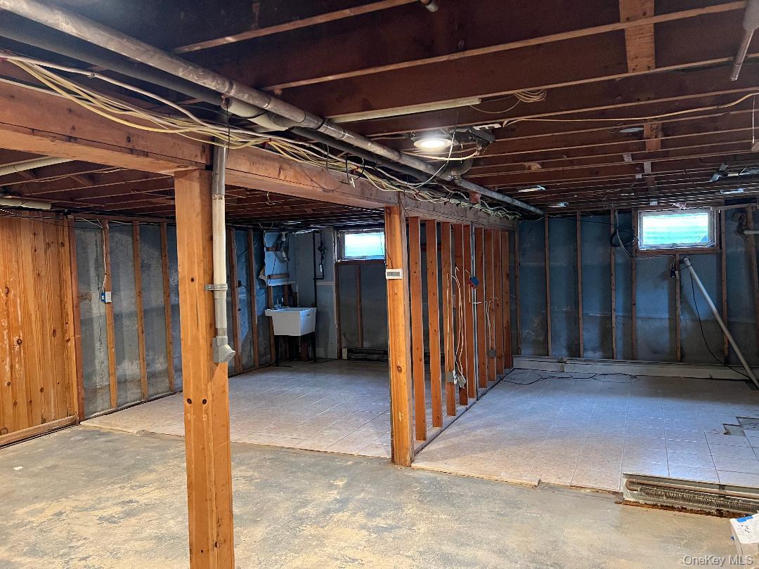 Single Family Taca  Suffolk County, NY 11729, MLS-913383-19