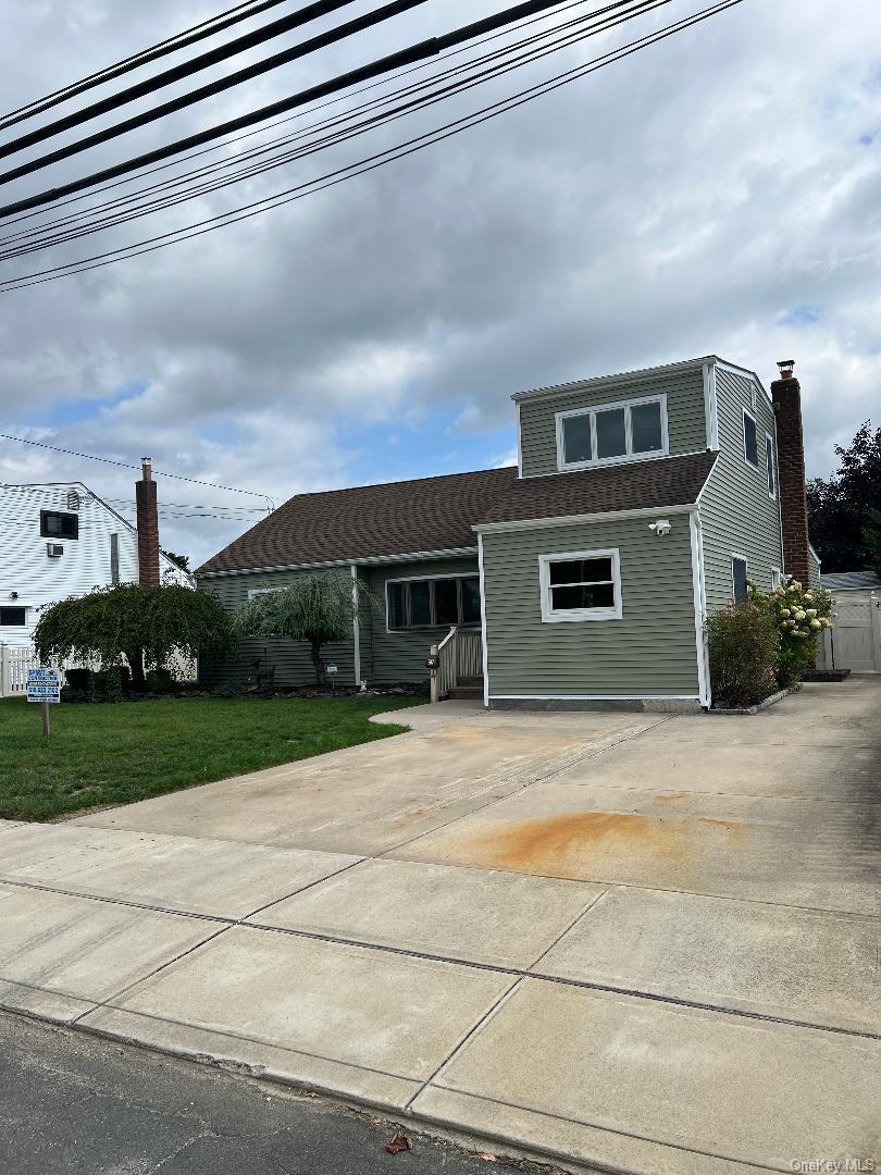 Single Family Taca  Suffolk County, NY 11729, MLS-913383-2