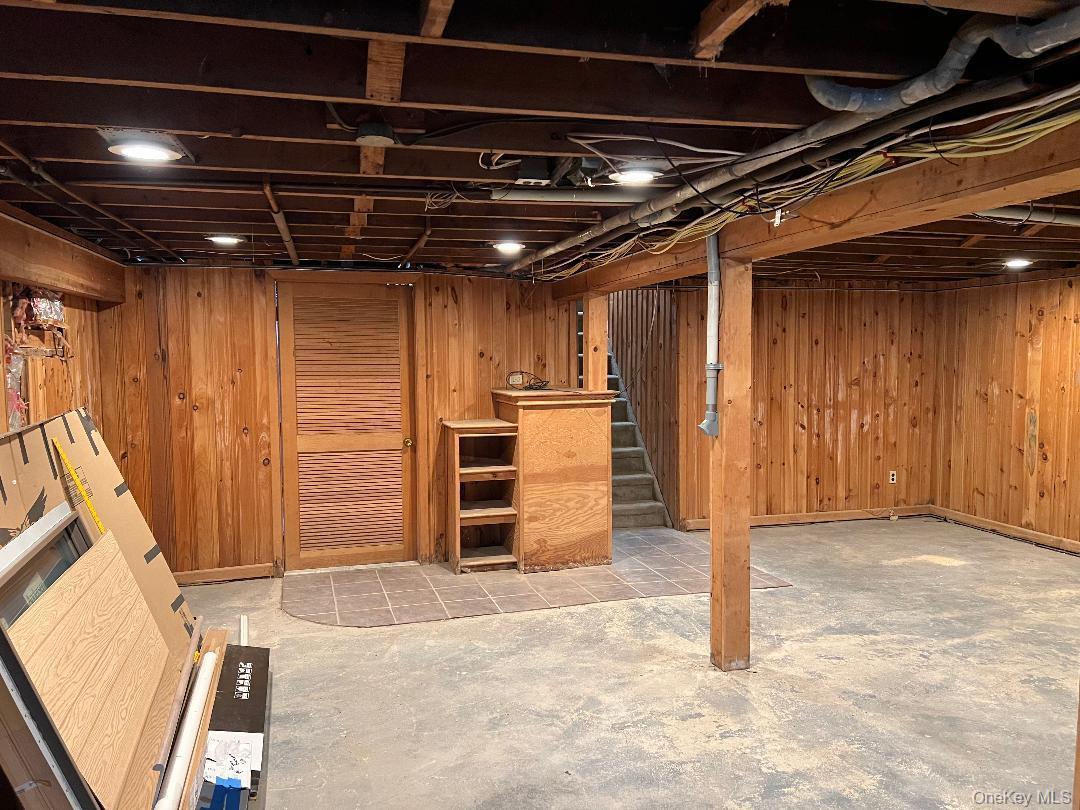 Single Family Taca  Suffolk County, NY 11729, MLS-913383-21